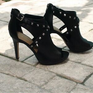 Marc Fisher Mahiya Black Edgy Glam
Stilettos Silver Pyramid Studs Womens Sz 8M